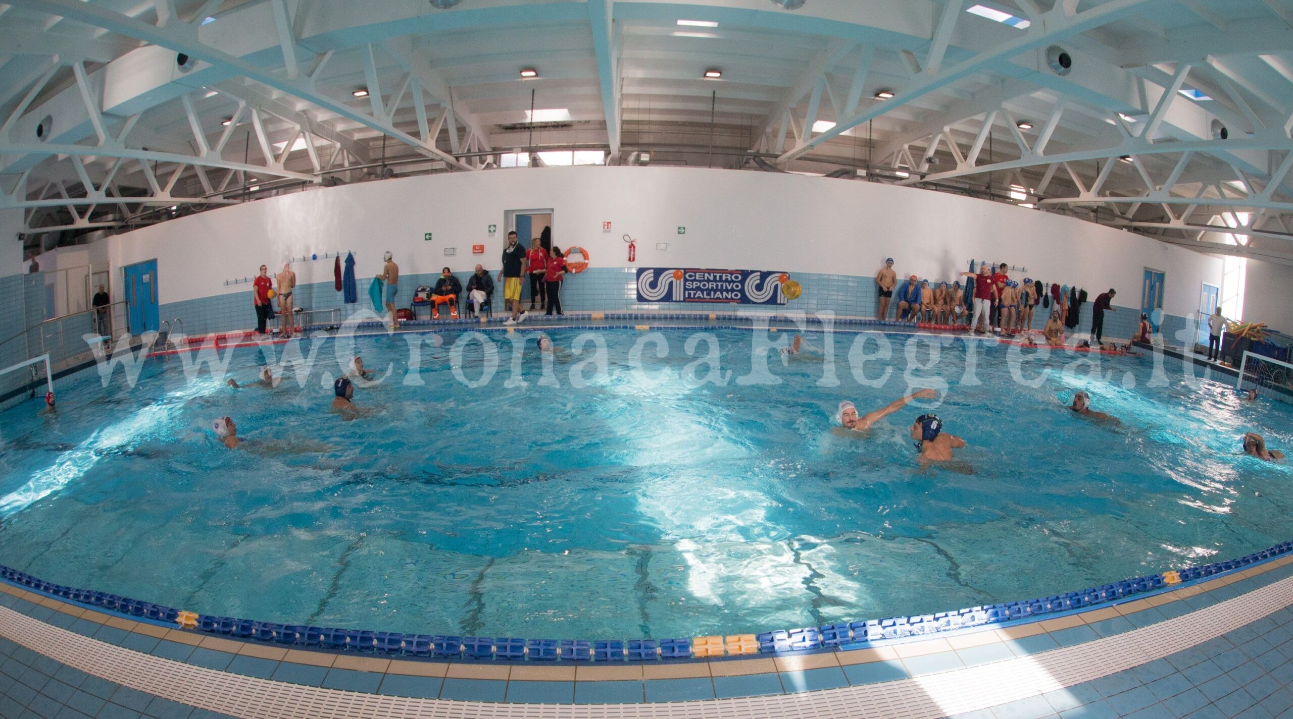 POZZUOLI/ Sport e inclusione nella piscina comunale di Lucrino: in acqua atleti paraolimpici e normodotati