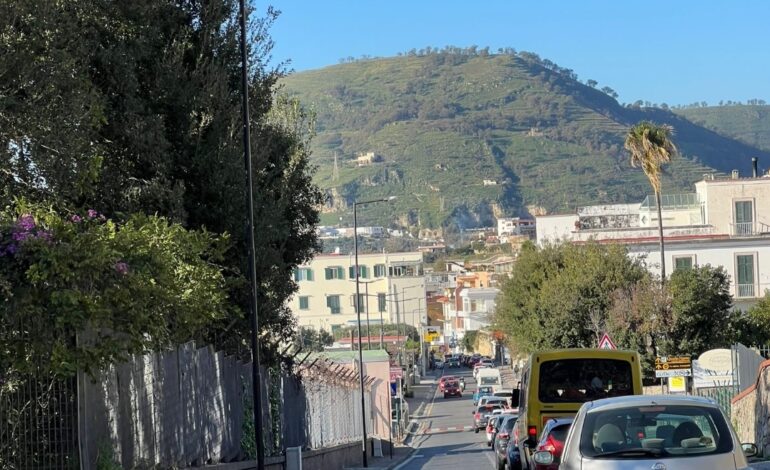 POZZUOLI/ Chiuso il Ponte Copin, città paralizzata dal traffico: é caos totale