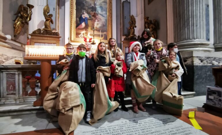 LA SOLIDARIETA’/ Arriva Babbo Natale per i bambini ucraini rifugiati a Napoli