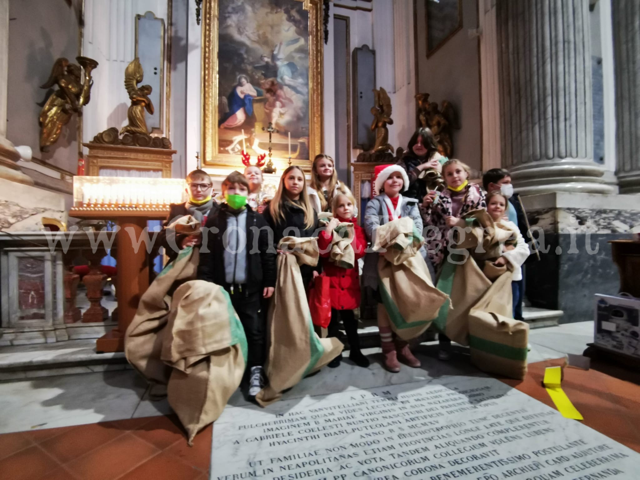 LA SOLIDARIETA’/ Arriva Babbo Natale per i bambini ucraini rifugiati a Napoli