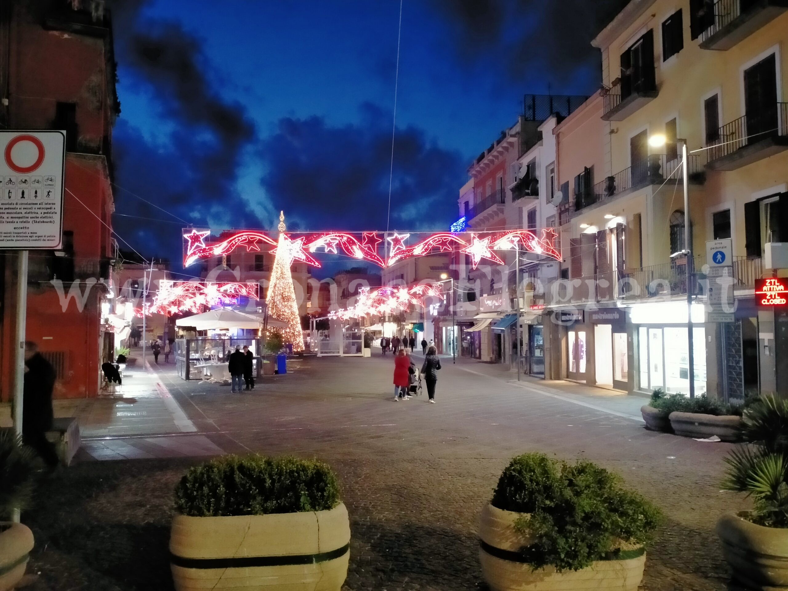 Movida a Pozzuoli, il Comune vieta bottiglie, calici e bicchieri in vetro fino all’Epifania