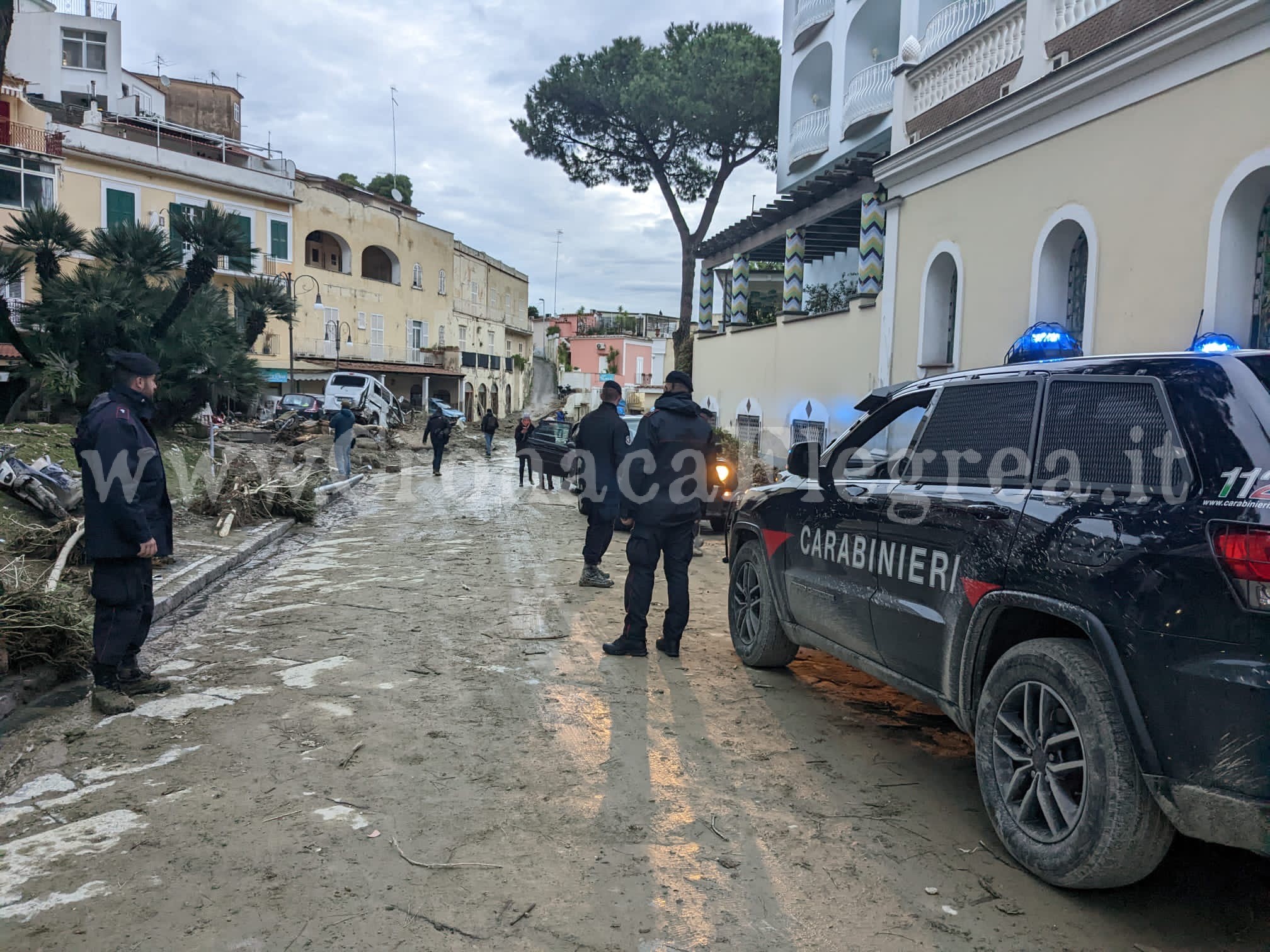 Sciacalli a Casamicciola: 53enne trovato in auto rubata nei luoghi della tragedia