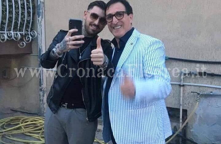 Capodanno a Pozzuoli: «Caro sindaco Manzoni, se canta il neomelodico Miraggio perché non fai cantare anche ai Calone?»
