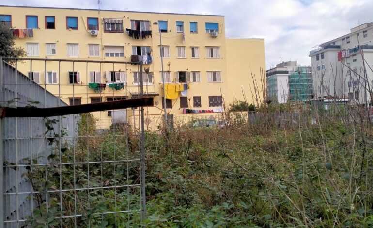 POZZUOLI/ «Sterpaglie e aiuole abbandonate: all’ufficio Giardini sono ancora in ferie?»