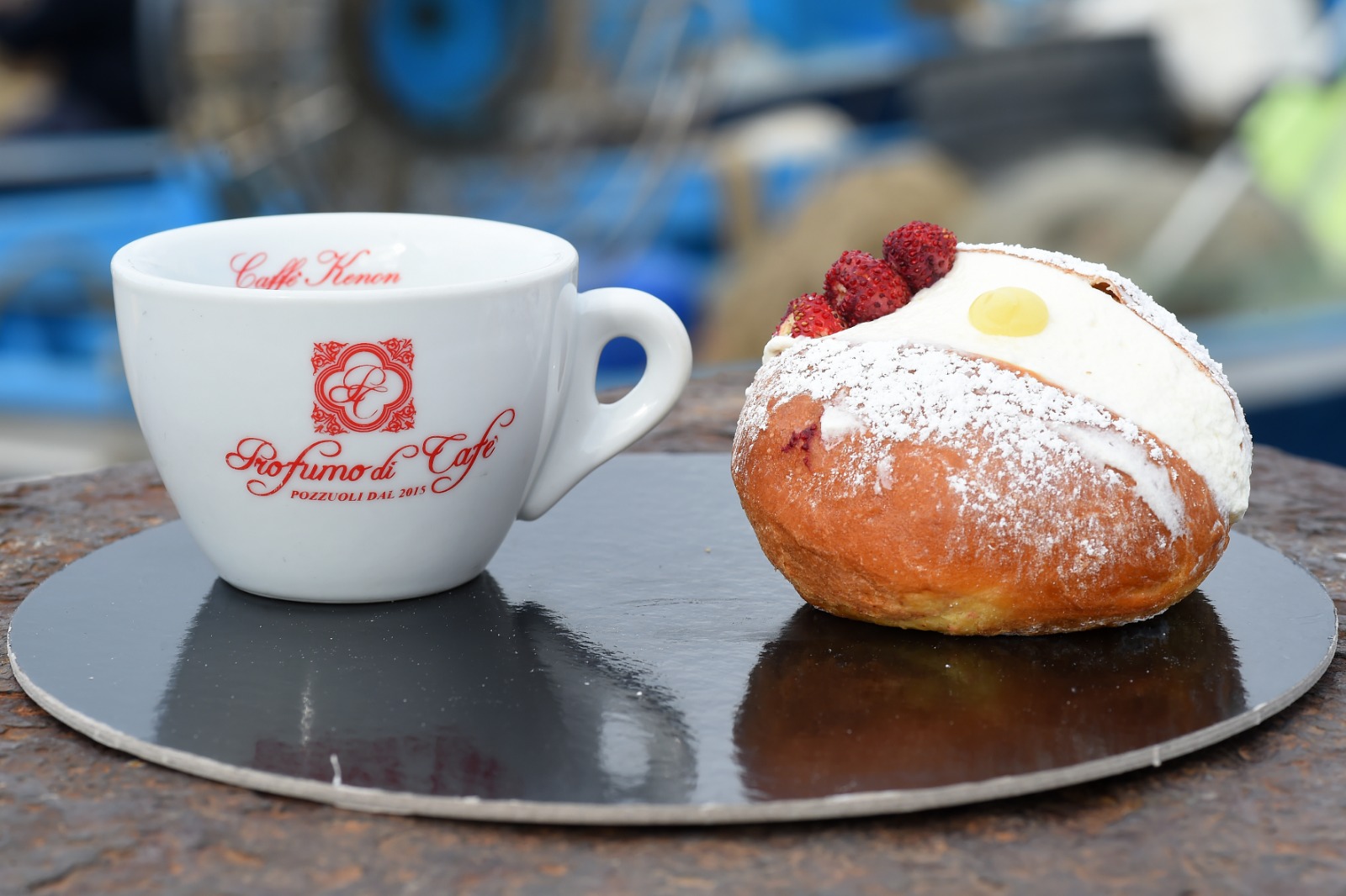 Da “Profumo di Cafè” a Pozzuoli c’è il “Maritozzo”, dolce tipico romano – LE FOTO