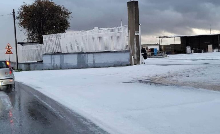 Maltempo e freddo, strade imbiancate a Pozzuoli e Quarto – LE FOTO