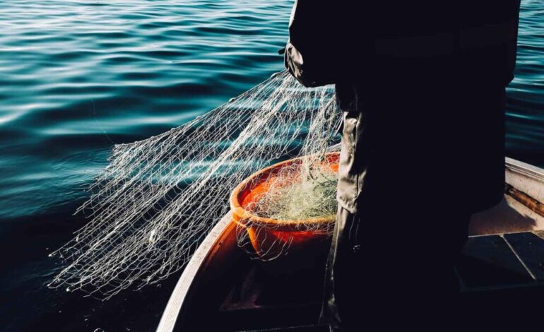 Il Comune di Pozzuoli aderisce al progetto “Una rete da pesca per la filiera dei rifiuti marini”