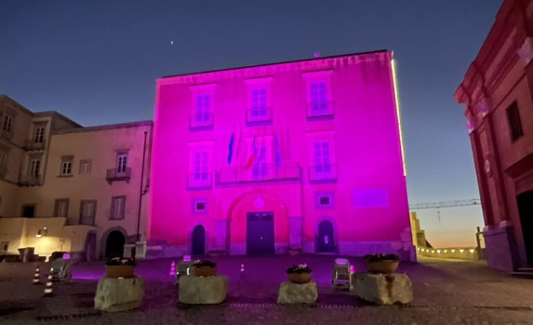 POZZUOLI/ Palazzo Migliaresi si colora di viola per la lotta all’epilessia e ai pregiudizi