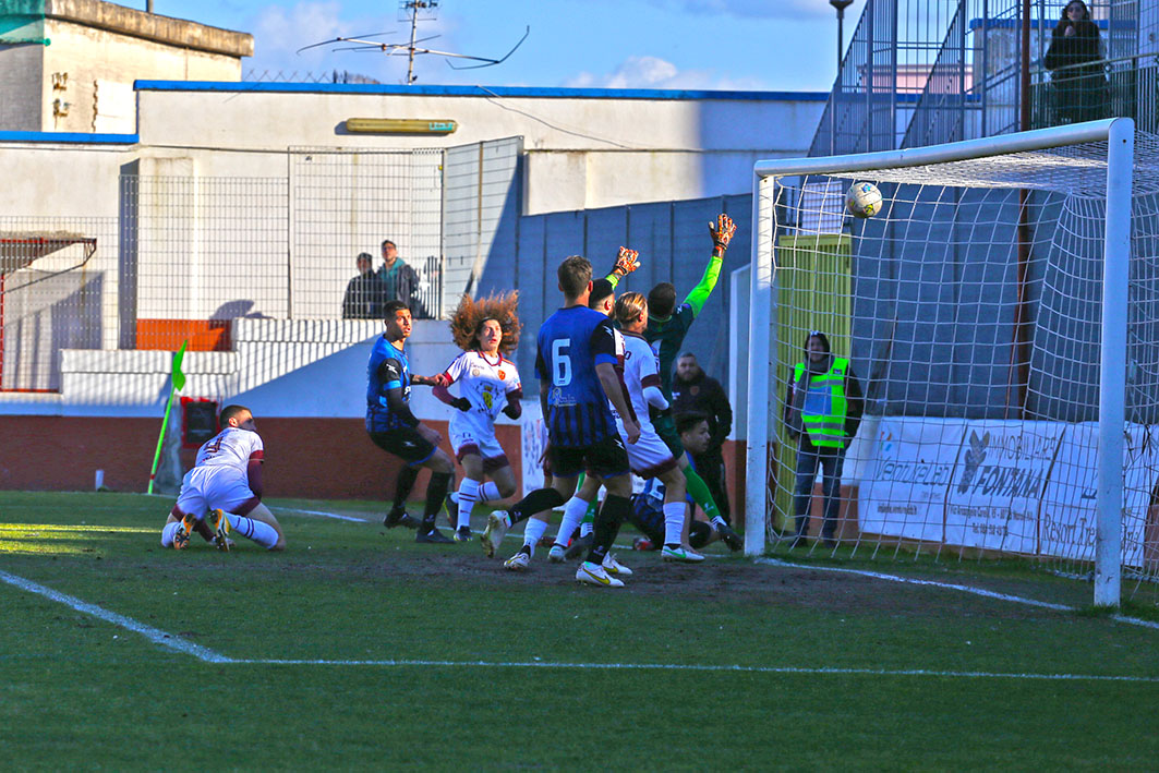 CALCIO/ La Puteolana delude ancora Puteolana, vittoria gettata alle ortiche