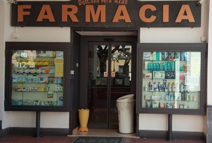 POZZUOLI/ Ladri in azione nella notte: svaligiata farmacia in pieno centro storico