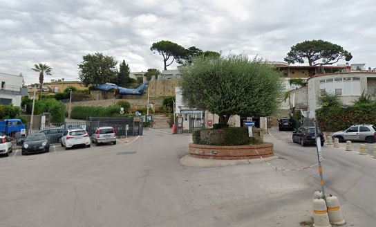 POZZUOLI/ Guardiano sventa furto nel “Parco Azzurro”: ladro scappa da via Trepiccioni