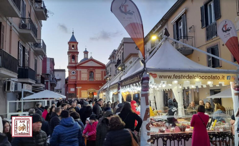 Cala il sipario sulla Festa del Cioccolato: migliaia di persone in piazza a Pozzuoli