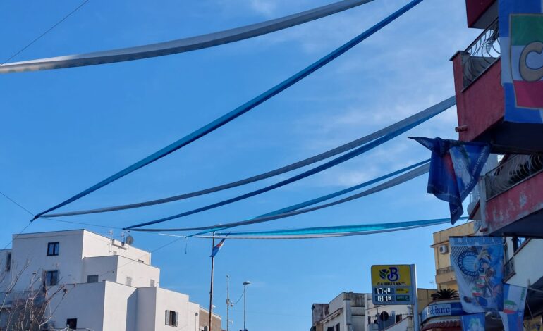 Napoli verso lo scudetto: Monte di Procida si colora d’azzurro – LE FOTO