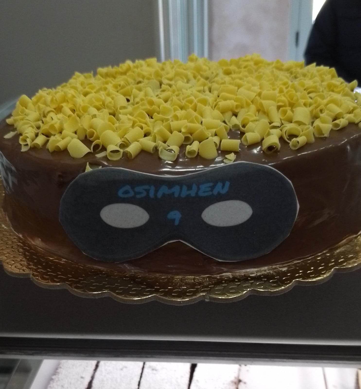 Anche a Pozzuoli è arrivata la torta Osimhen