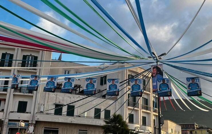 POZZUOLI/ Spettacolo azzurro ad Arco Felice: è tutto pronto per la festa scudetto – LE FOTO