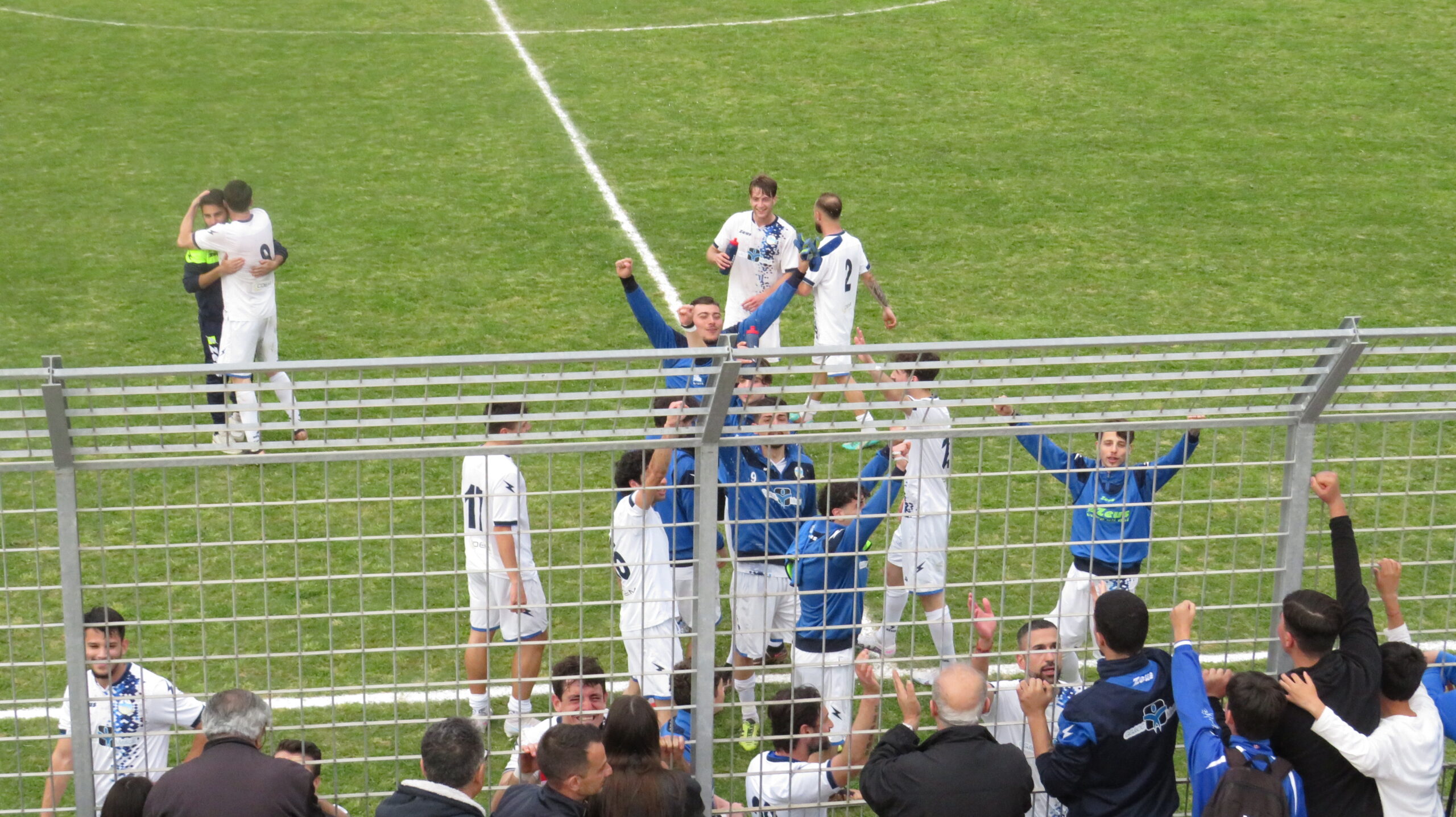 CALCIO/ Il Rione Terra sogna ancora: vince la prima partita dei play-off di promozione