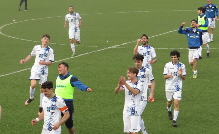 Il Rione Terra dà lustro al calcio flegreo: è nei play-off promozione – LE FOTO