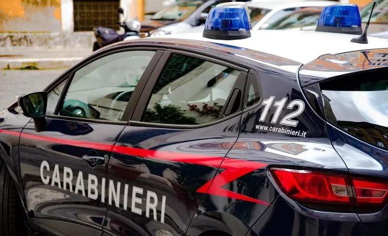 Ruba un SUV e i carabinieri ripercorrono il suo tragitto da Giugliano a Scampia: fermato 19enne