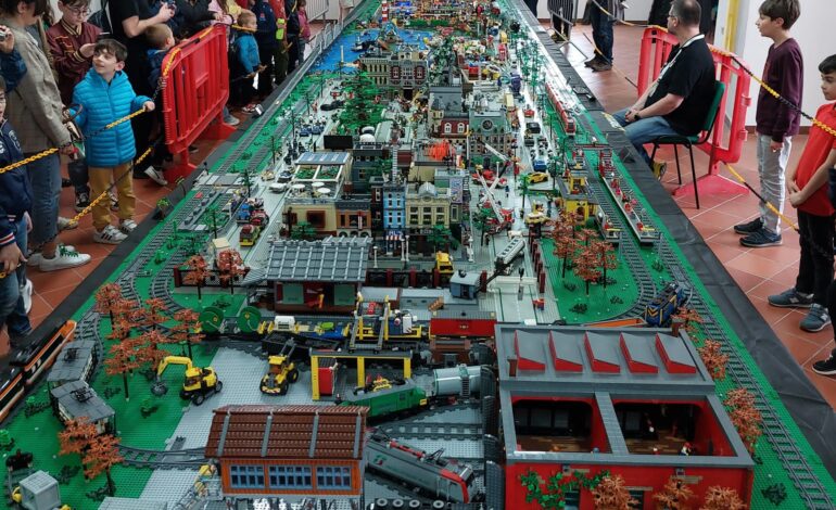 E’ LEGO-Boom a Pozzuoli: 5mila visitatori all’area gioco nel Rione Terra – LE FOTO