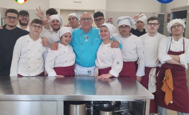 L’alberghiero di Qualiano festeggia in cucina il terzo scudetto del Napoli