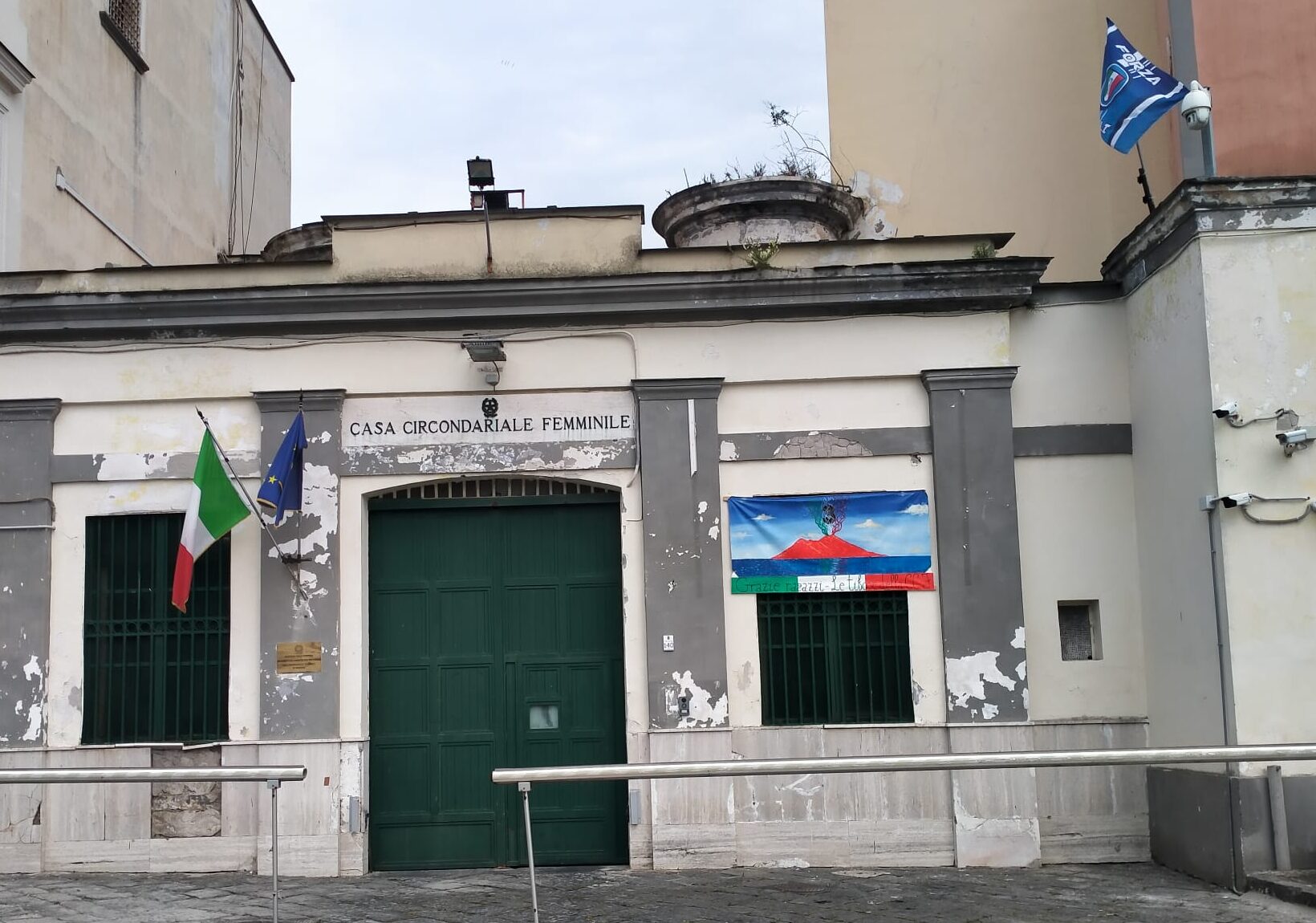 Pasqua, il vescovo nel carcere femminile di Pozzuoli per la messa