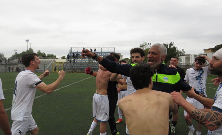 Il Rione Terra calcio conquista la promozione in Eccellenza ed entra nella storia