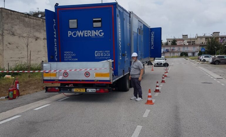 Continui black out a Quarto, elettrodomestici in tilt e cittadini esasperati: «Cibo e farmaci da buttare»