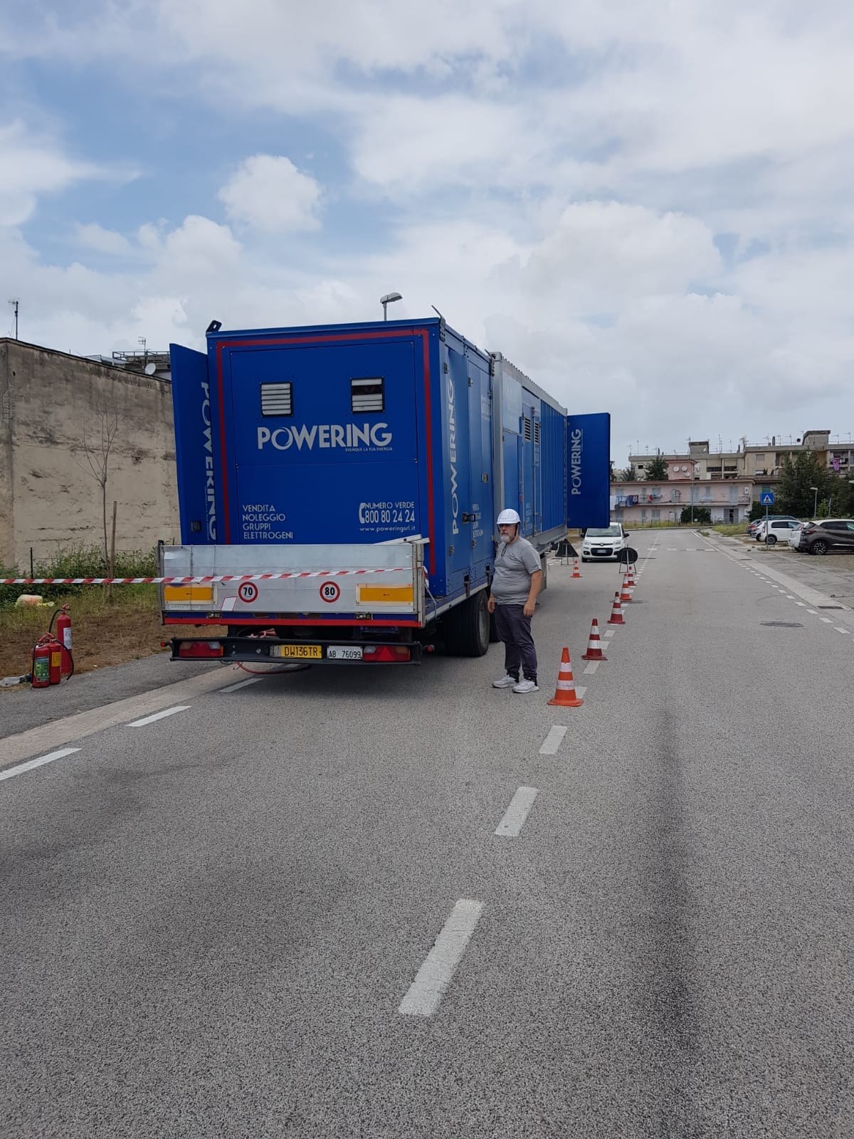 Continui black out a Quarto, elettrodomestici in tilt e cittadini esasperati: «Cibo e farmaci da buttare»