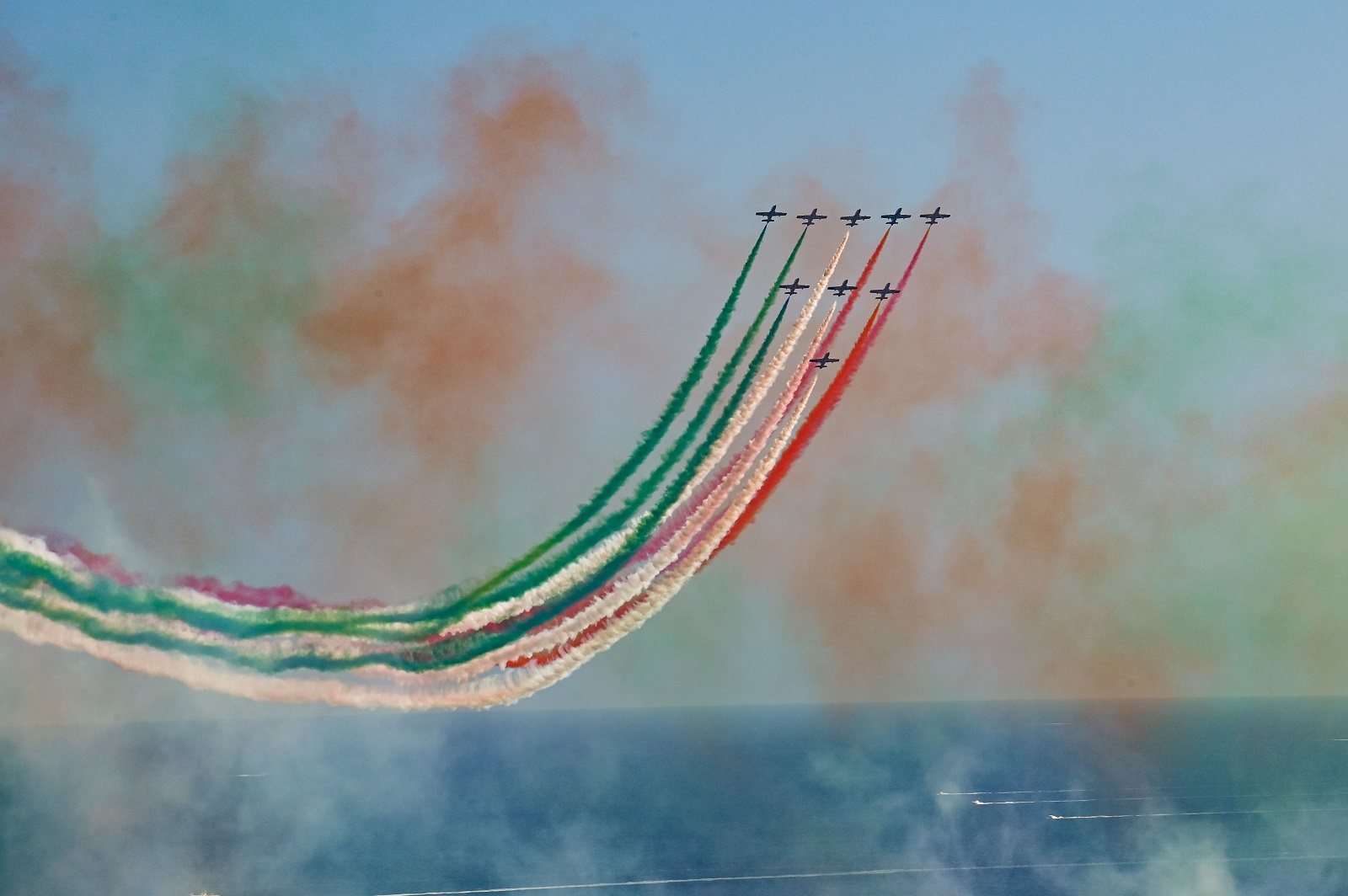 Le frecce tricolori tornano a Pozzuoli per il giuramento dei cadetti dell’Aeronautica