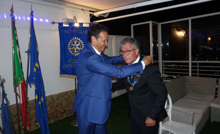 Rotary Campi Flegrei: Guido de Joanna passa il Collare del Club a Brunello Canessa