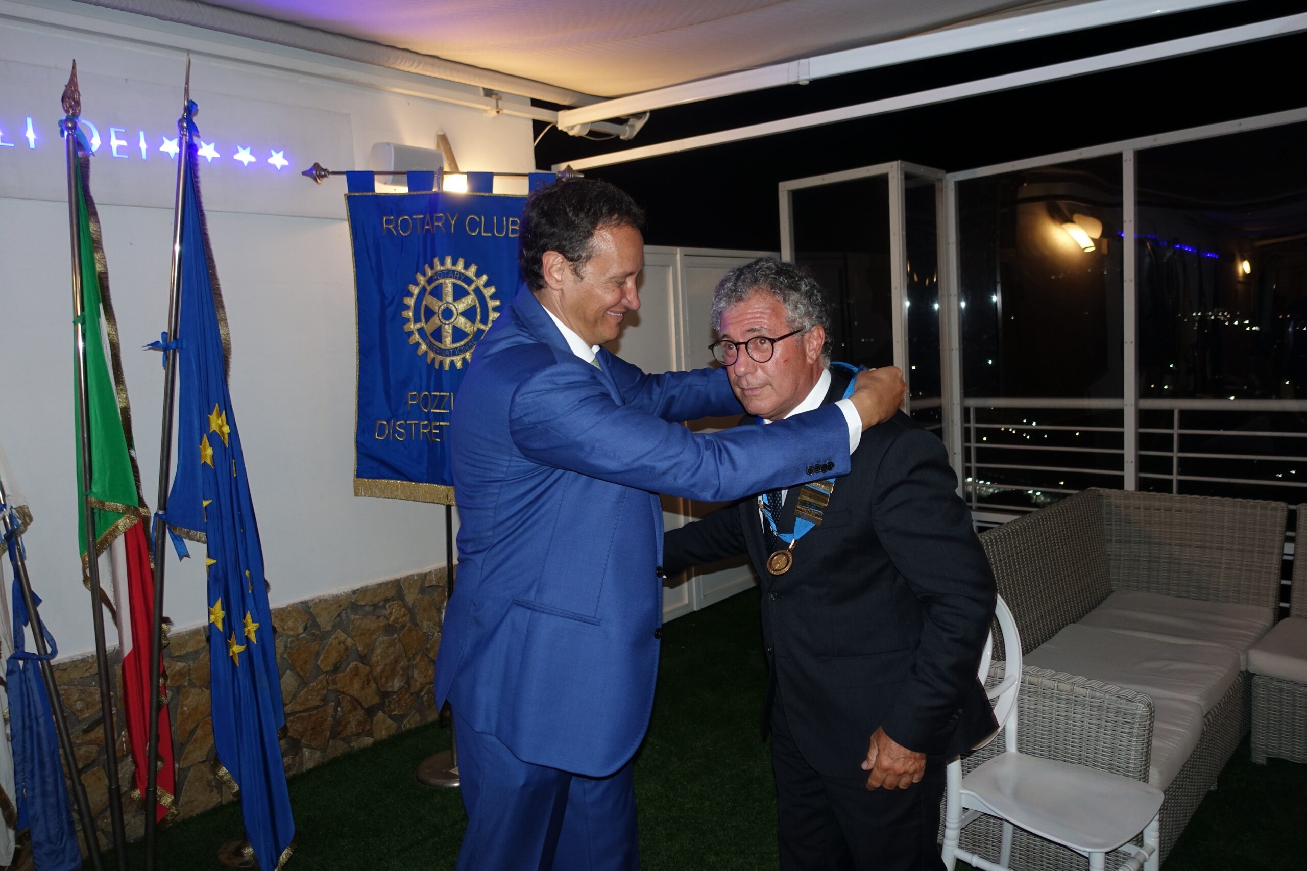 Rotary Campi Flegrei: Guido de Joanna passa il Collare del Club a Brunello Canessa