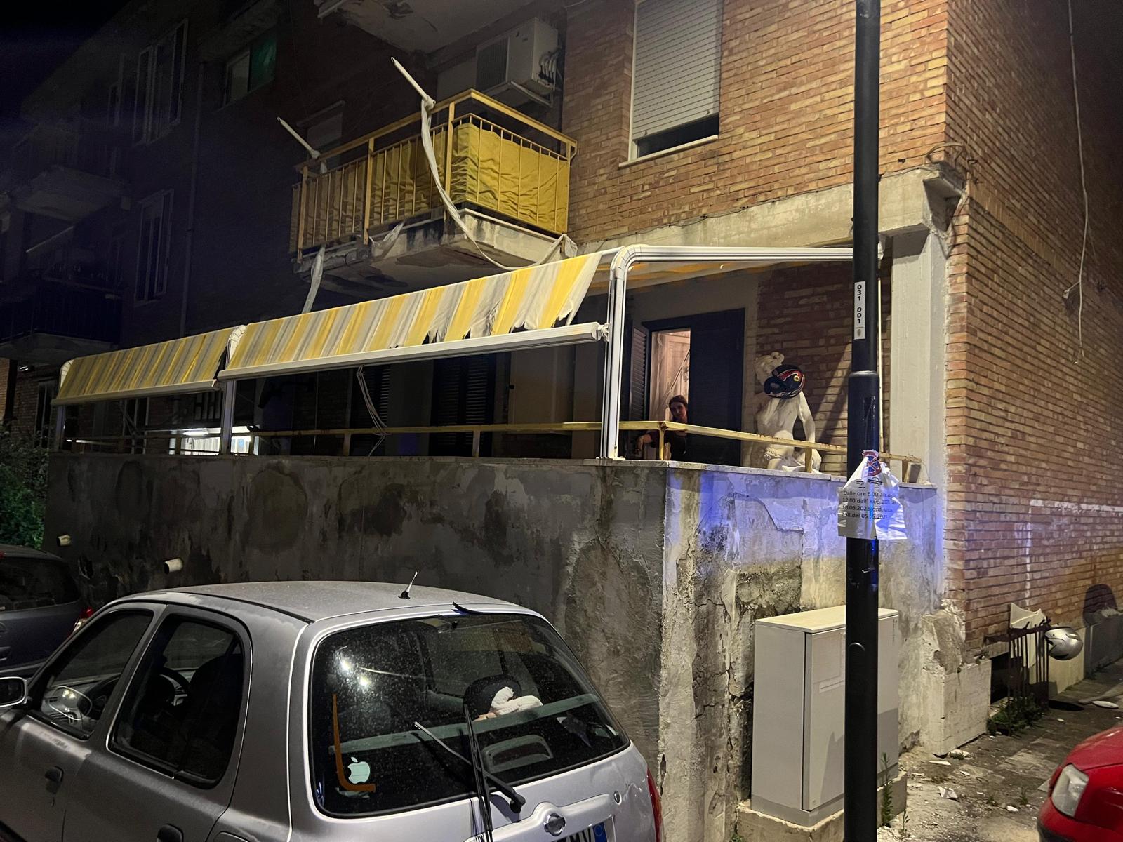 POZZUOLI/ Ladri in appartamento al Rione Solfatara: rubati play station, Folletto e ferro da stiro