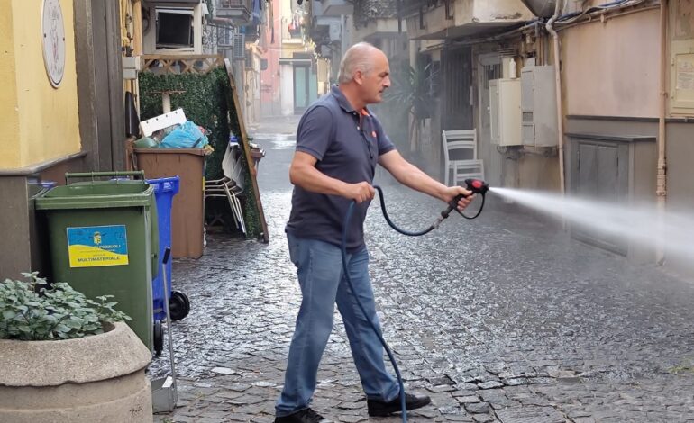 POZZUOLI/ Dalla Darsena e il centro storico ai quartieri: in corso attività di pulizia e sanificazione – LE FOTO