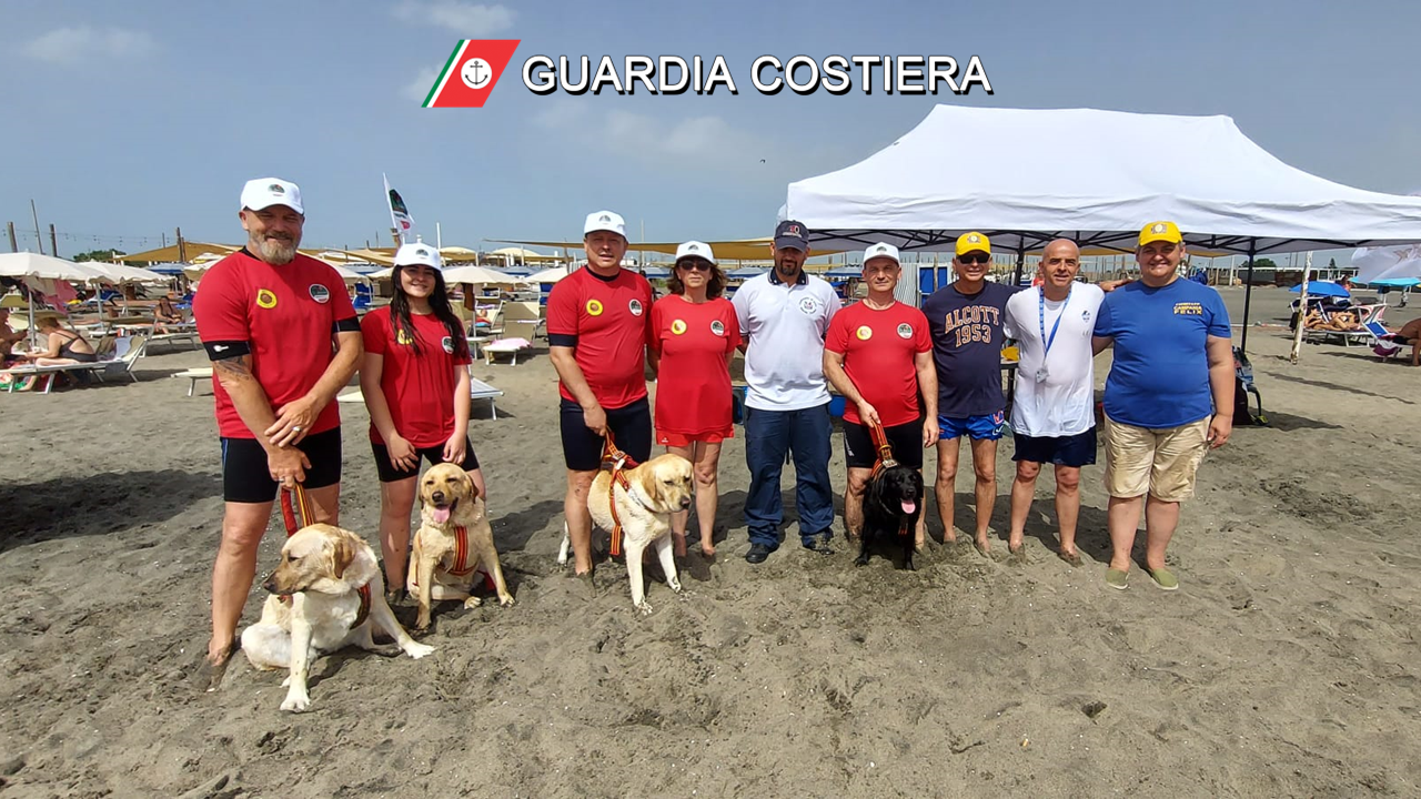 “Un tuffo nel Blu per l’Autismo”: scende in campo anche la Guardia Costiera di Pozzuoli