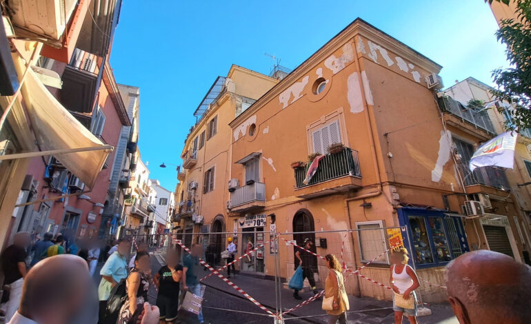 POZZUOLI/ Palazzi sgomberati, Corso Garibaldi riapre al transito