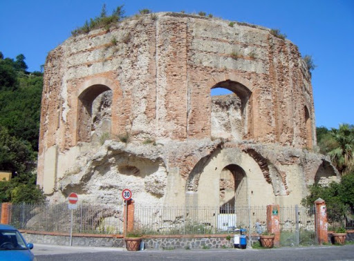 BACOLI/ Concerto pubblico al Tempio di Venere, il sindaco: «Rispondiamo agli attacchi criminali con la cultura»