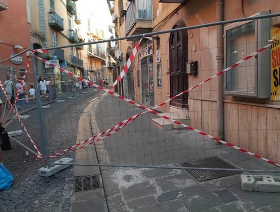 POZZUOLI/ Dopo i dissesti riapre Corso Garibaldi «Tutto sarà fatto nella massima sicurezza»