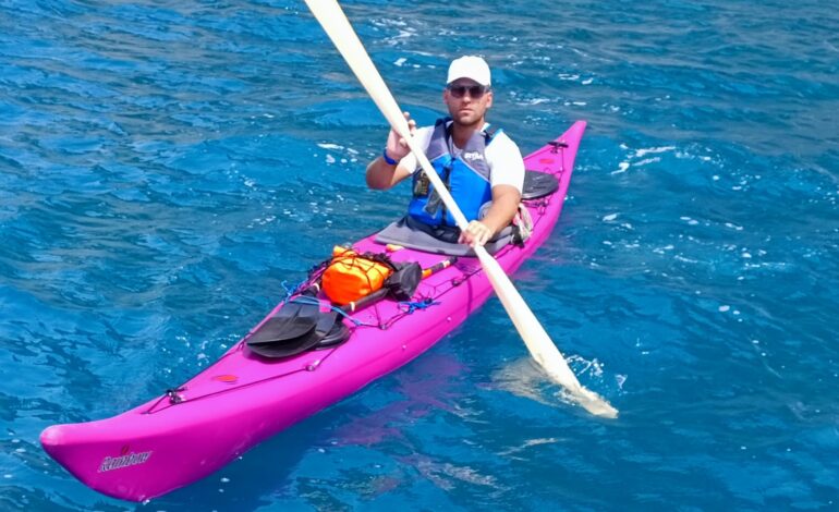 Percorrendo l’intero golfo di Gaeta in kayak fino ad Arco Felice: l’emozionante avventura di Maurizio Sollo