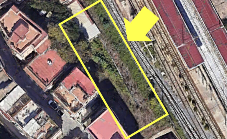 POZZUOLI/ Vegetazione incolta, topi e blatte a ridosso della linea della metropolitana