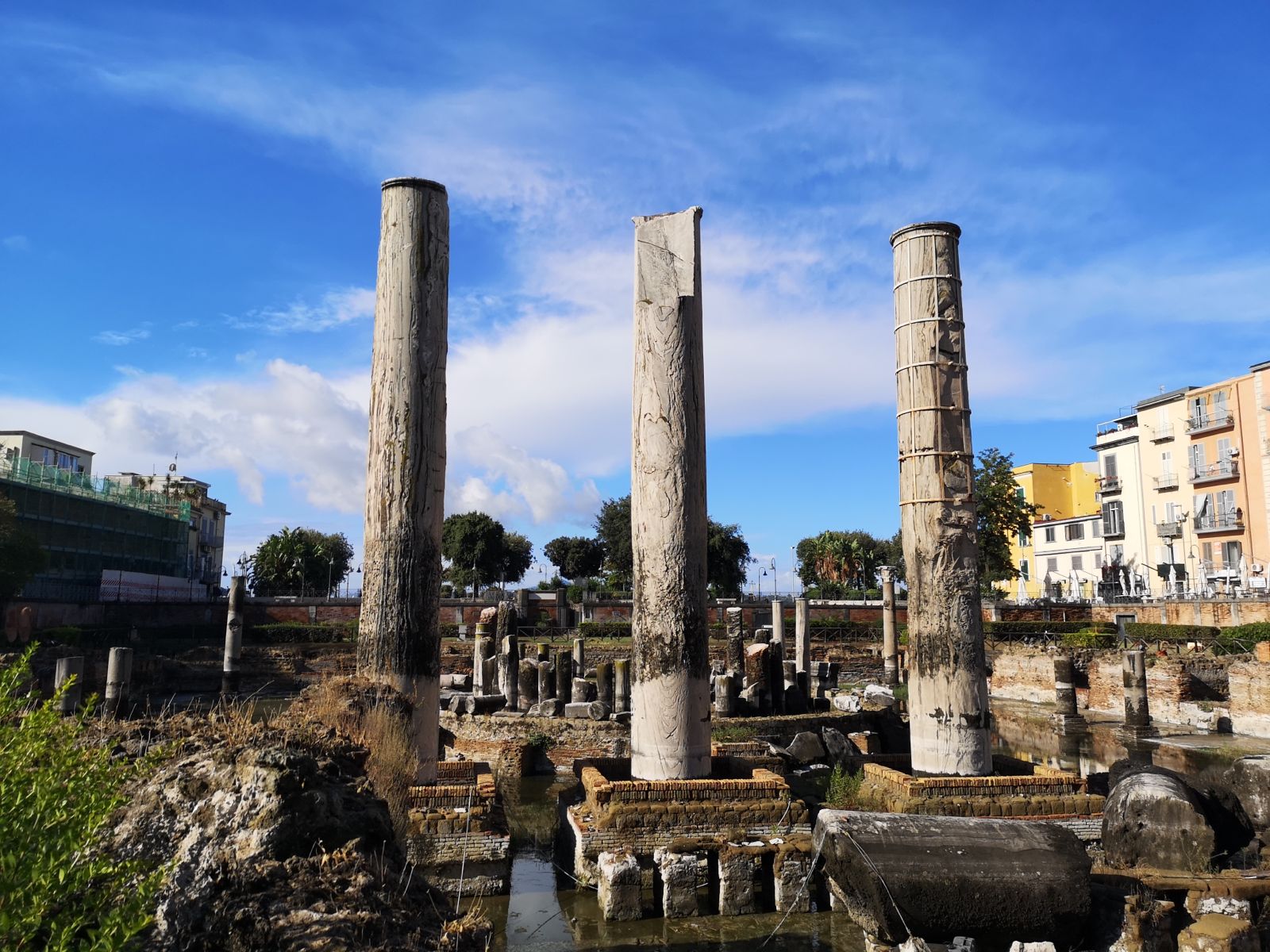 POZZUOLI/ Le colonne della geologia: la Lyell Medal al Tempio di Serapide