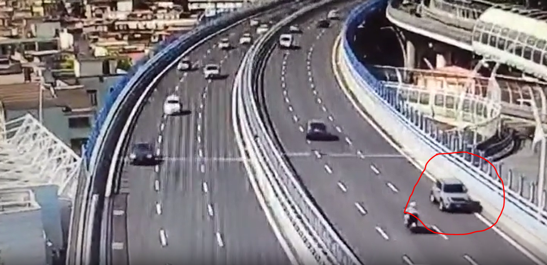 Circolava in retromarcia sulla prima corsia della Tangenziale: sanzionato 43enne