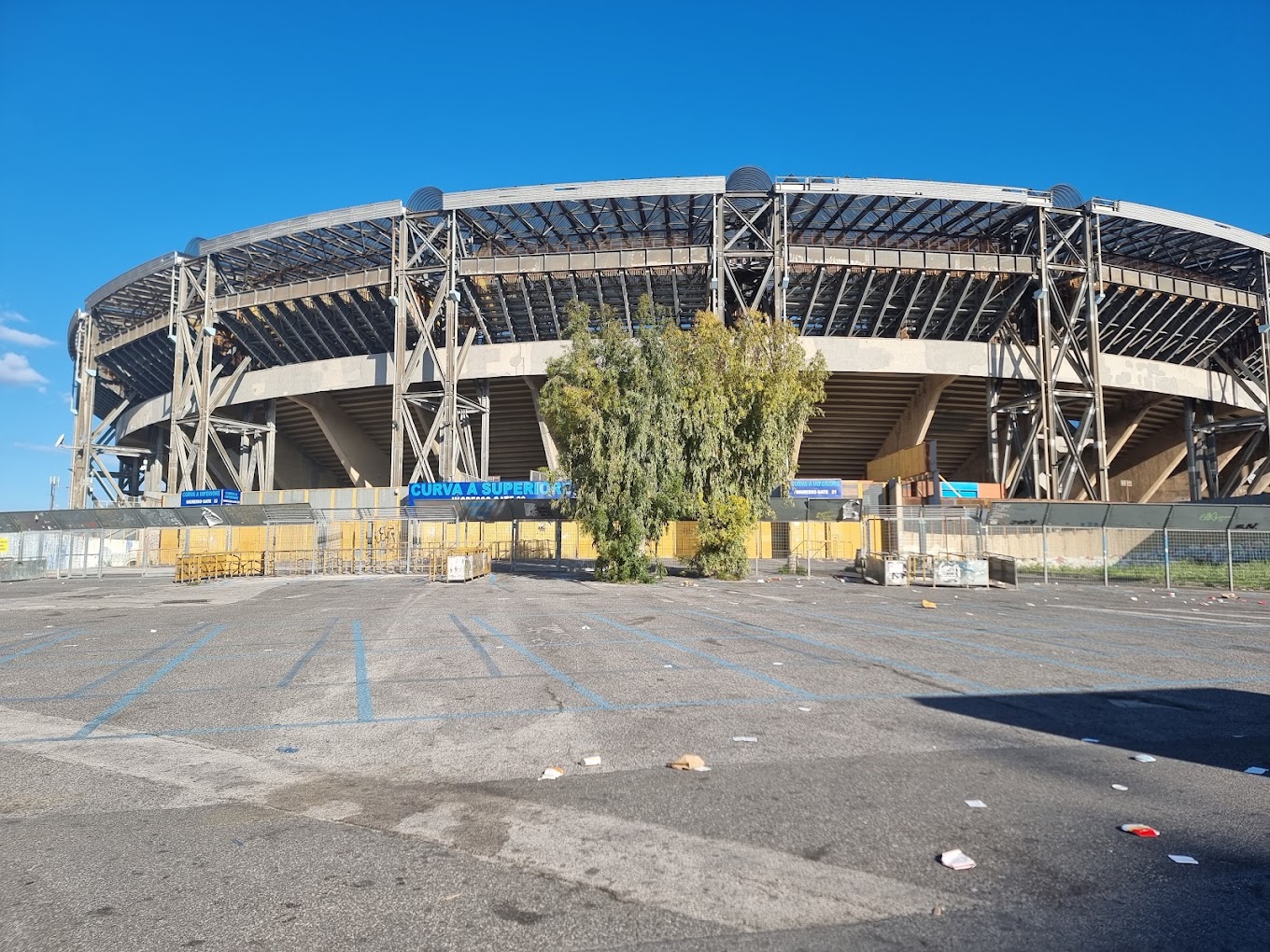 Tragedia al Maradona, trovato il cadavere di un tifoso dopo la partita: è un uomo di Bacoli