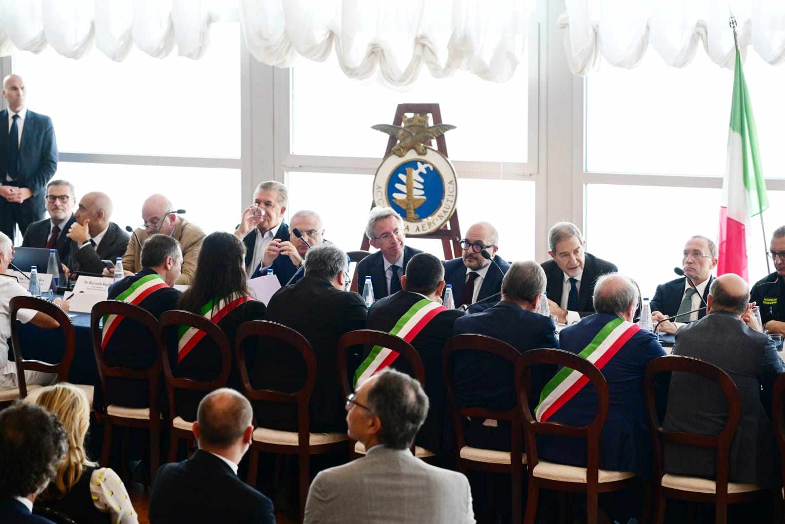 POZZUOLI/ Bradisismo, in corso il vertice tra i sindaci flegrei e i ministri Musumeci e Sangiuliano