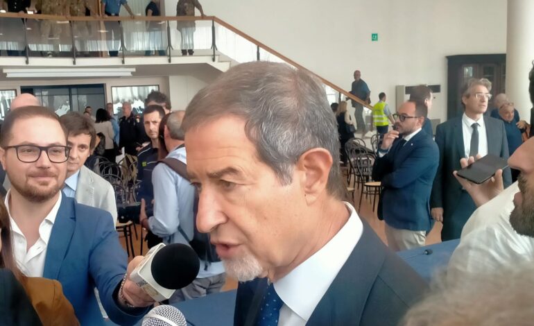 POZZUOLI/ Bradisismo, il ministro: «In 60 giorni faremo ciò che non è stato fatto in 60 anni» – LE FOTO