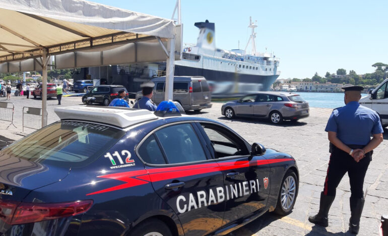 Task force dei carabinieri a Ischia e Procida: sei persone denunciate