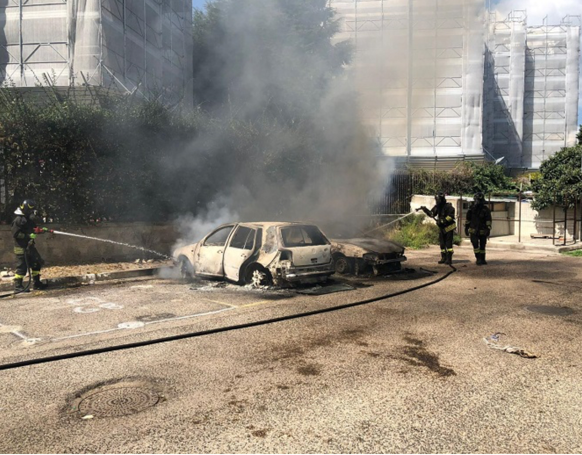 E’ morta la donna data alle fiamme a Quarto durante una lite condominiale