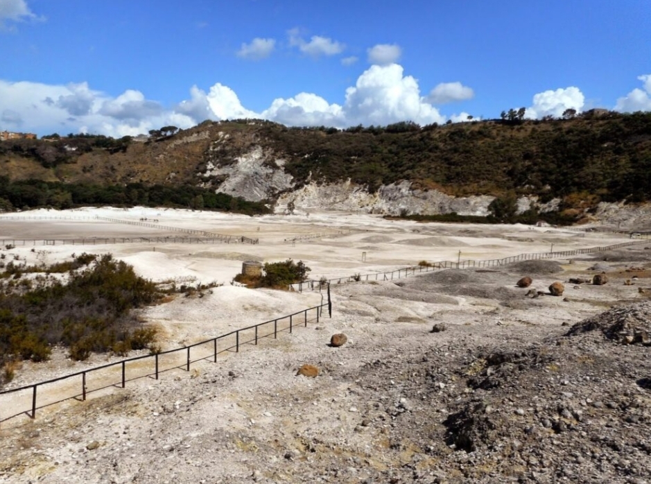 Bradisismo, a novembre oltre la metà dei terremoti nell’area della Solfatara e nel golfo di Pozzuoli