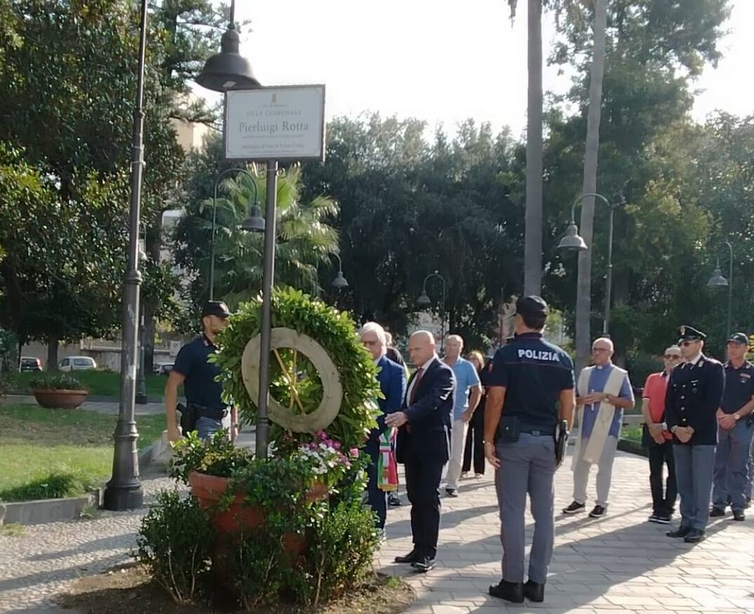 Pozzuoli non dimentica: commemorato il ricordo del poliziotto Pierluigi Rotta