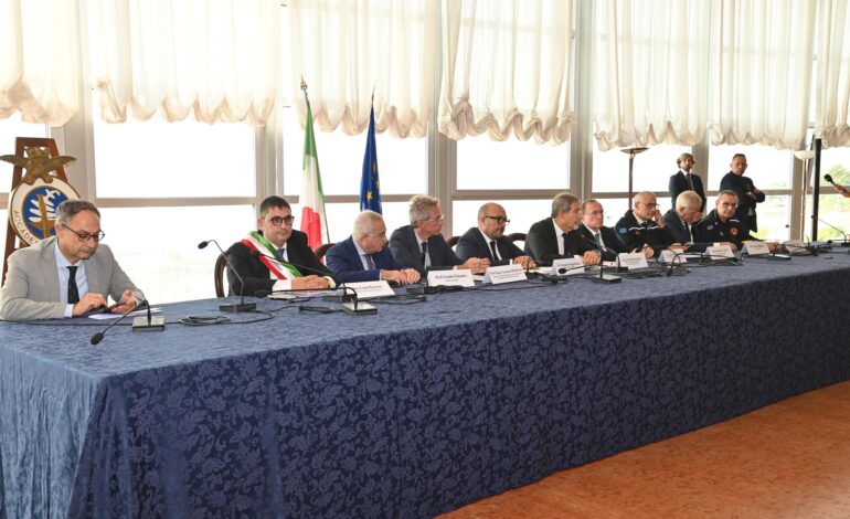 Campi Flegrei, domani il ministro Musumeci incontra i sindaci a Roma
