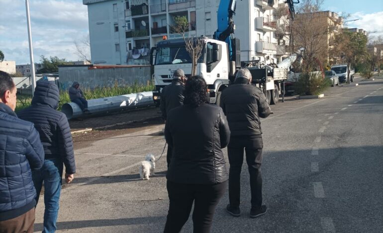 POZZUOLI/ Antenna 5G in via Trepiccioni, sit-in dei residenti – LE FOTO